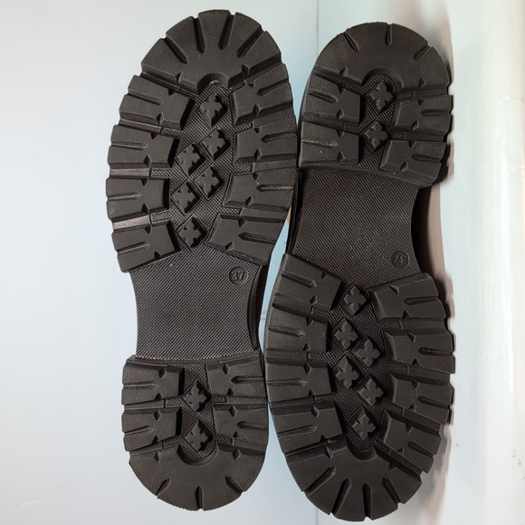 Danassa lugged sole Chelsea suede boots women's size 6.5 EU 37 - Picture 6 of 16